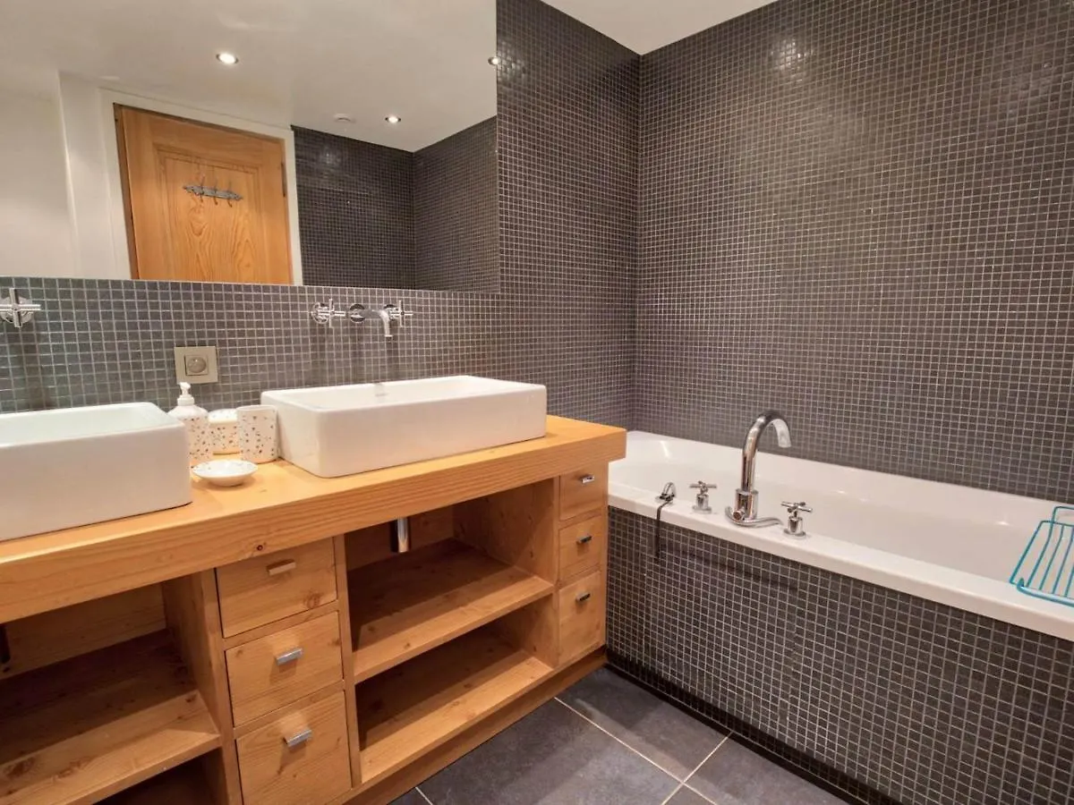 Chalet Cosy 8 Pers, Skis Aux Pieds, Balcon, Wifi, Parking - Fr-1-505-33 Notre-Dame-de-Bellecombe France